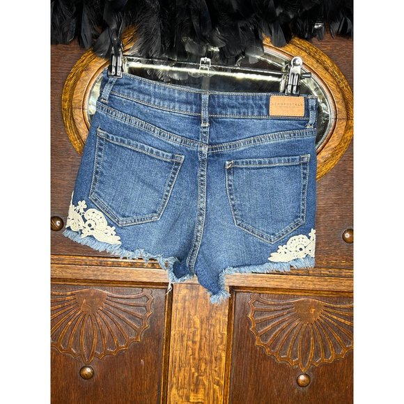 High Waisted Short by Aeropostale. Features distressed details and lace appliqué - Picture 2 of 12